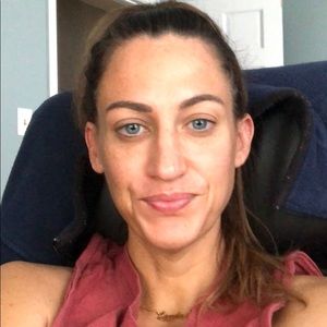 Meet your Posher, Stephanie